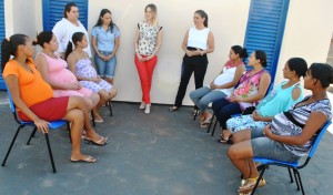 Equipe do CRAS juntamente com a secretária Cristina e integrantes do grupo de gestantes do BDA