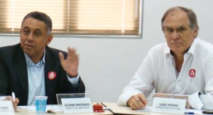 O presidente da Amvap, Gilmar Machado e o presidente do Cistm Luiz Pedro em reunião do CISTM. Foto: Luiz Otavio Petri