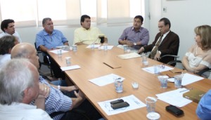 Prefeito de Ituiutaba com secretários municipais. Foto: Ascom Ituiutaba.