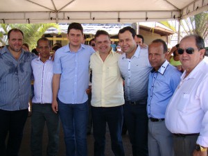 Prefeito Elson Martins de Medeiros ao lado de vereadores de Centralina. Foto: Luiz Otavio Petri